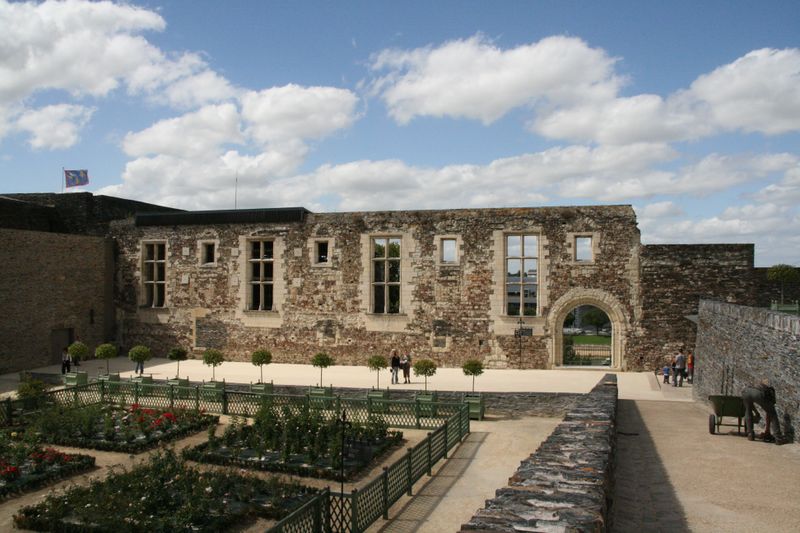 Файл:Angers - Château - Mur de l'ancienne salle du trône - 20080921.JPG