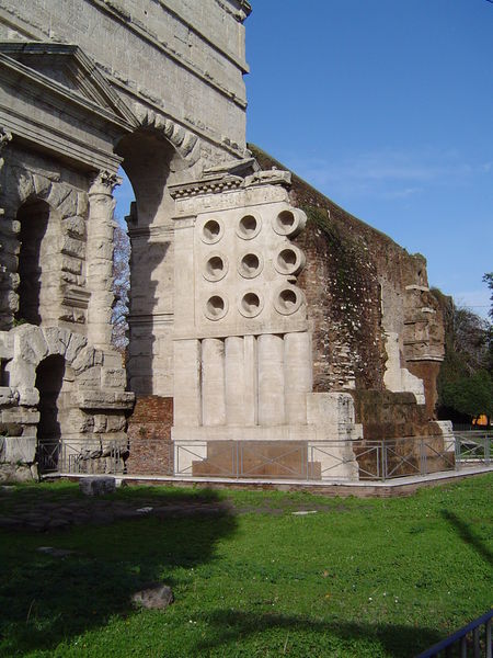 Файл:P.Maggiore Tomb.JPG
