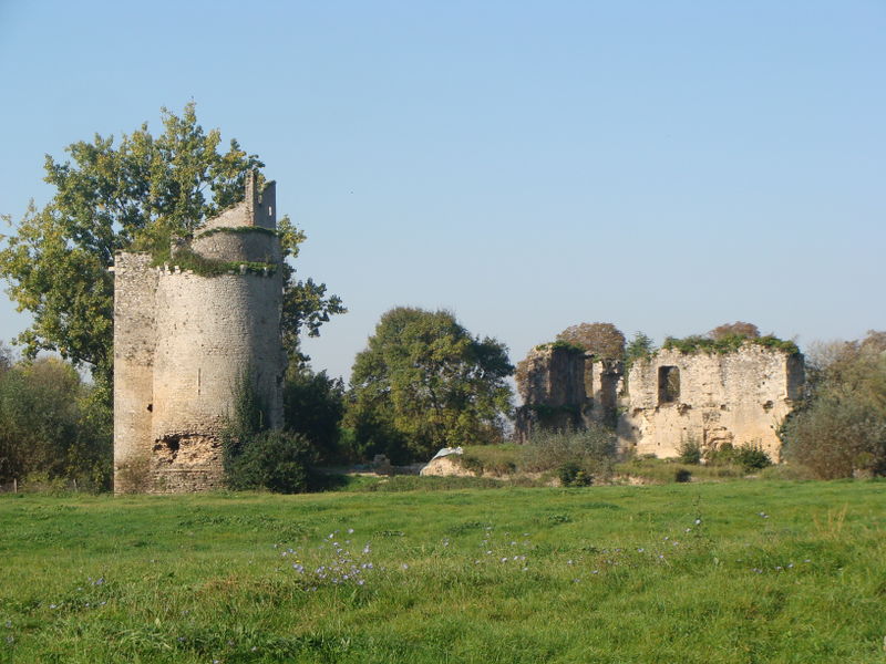 Файл:Chateau de Machecoul ( de Gilles de Rais ).jpg