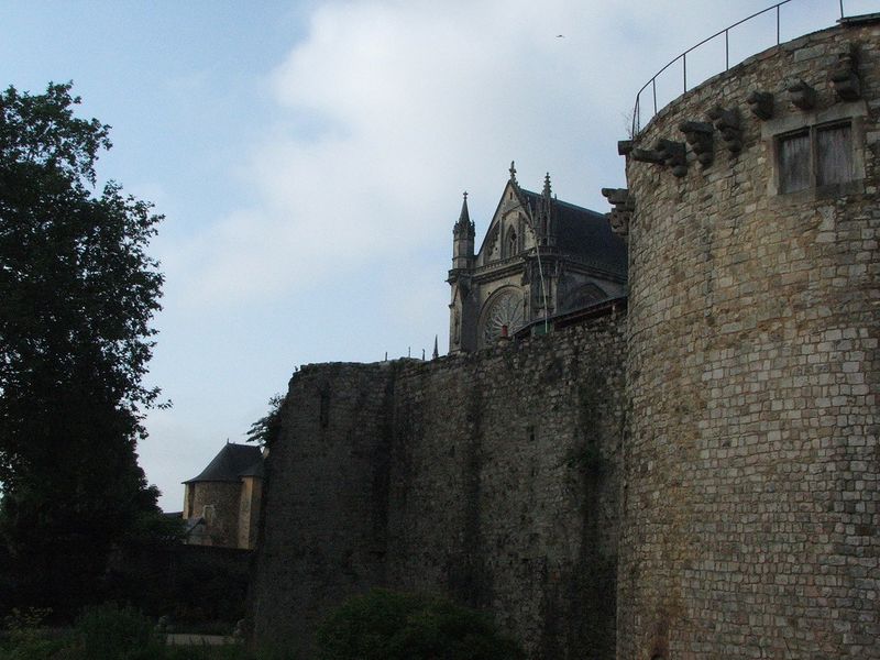 Файл:Ancien emplacement du château du Mans.JPG