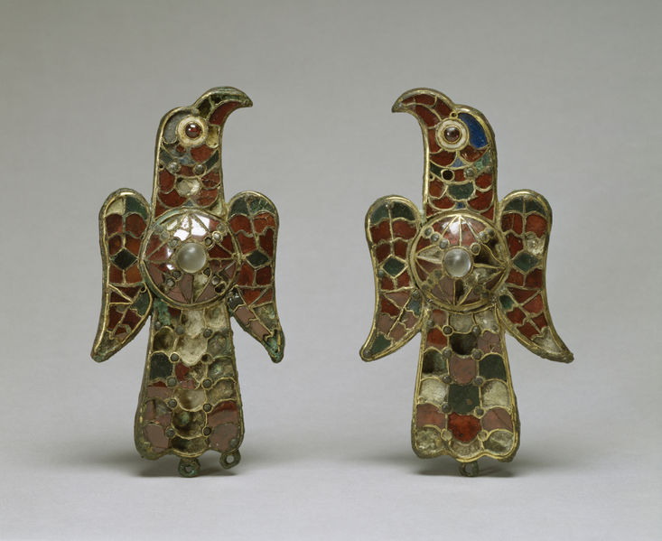 Файл:Visigothic - Pair of Eagle Fibula - Walters 54421, 54422 - Group.jpg