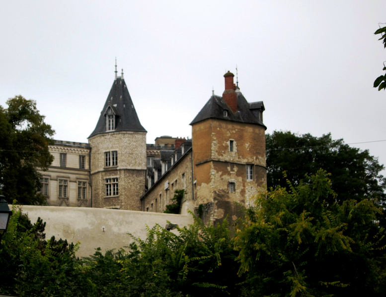 Файл:Chateau montargis.png