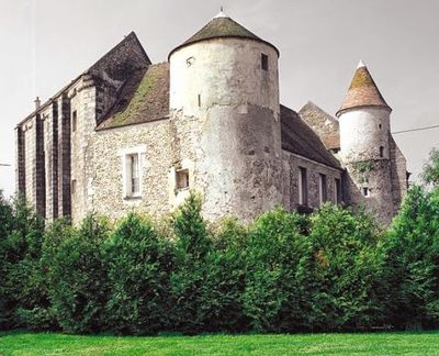 Chateau-fort-vert-saint-denis.jpg
